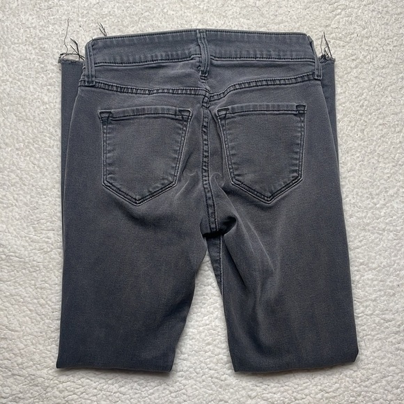 Old Navy Rockstar Skinny Skinny Jeans Distressed Ripped Raw Hem Ankle Size 0 - Picture 7 of 10
